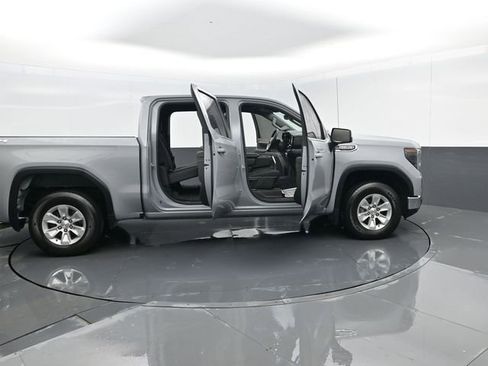 Used 2024 GMC Sierra 1500 SLE image 29