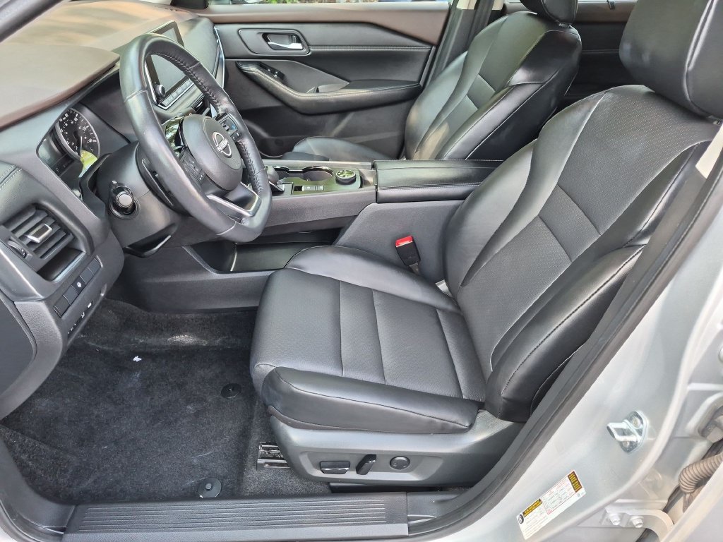 Used 2023 Nissan Rogue SV w/ SV Premium B Package AWD/4WD image 11
