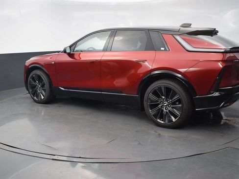 New 2026 Cadillac Lyriq Signature Sport w/ Nappa Leather Package AWD/4WD image 3
