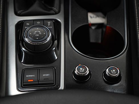 Used 2016 Nissan Maxima Platinum image 17