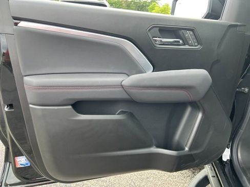 New 2025 Chevrolet Colorado Z71 w/ Technology Package image 11