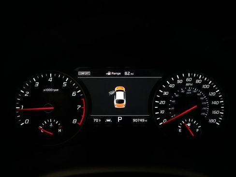 Used 2018 Kia Stinger GT2 image 2