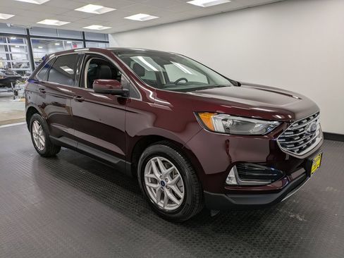 Used 2022 Ford Edge SEL w/ Convenience Package image 3