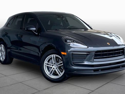 Used 2022 Porsche Macan AWD/4WD image 3