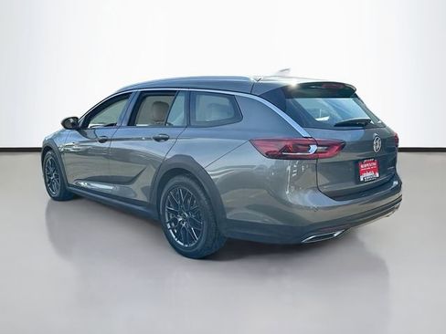 Used 2019 Buick Regal Essence w/ Driver Confidence Package I image 8