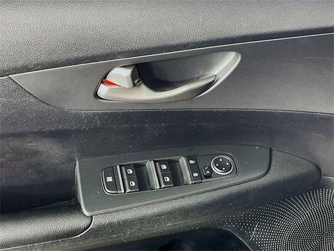 Used 2020 Kia Forte LXS image 18