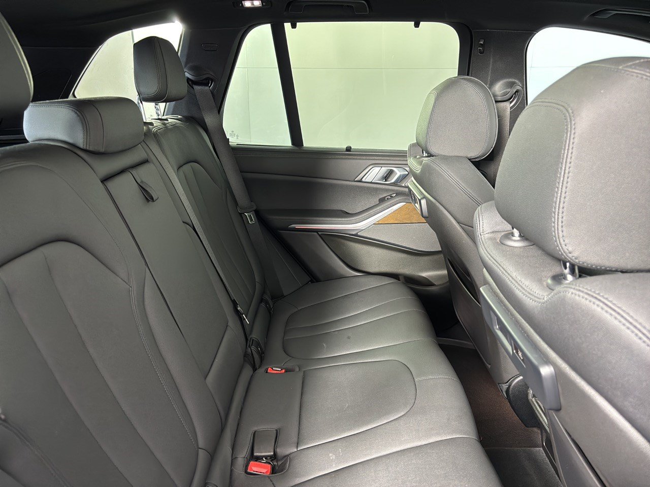Used 2021 BMW X5 sDrive40i w/ Executive Package RWD image 29