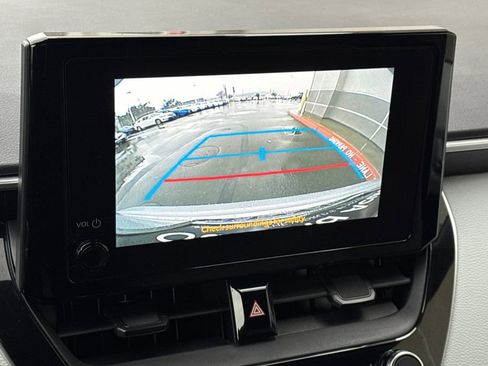Used 2024 Toyota Corolla SE image 18