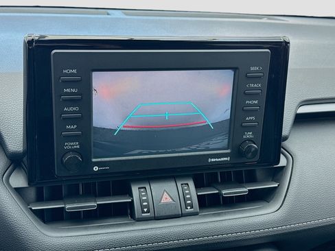 Used 2020 Toyota RAV4 XLE Premium image 10