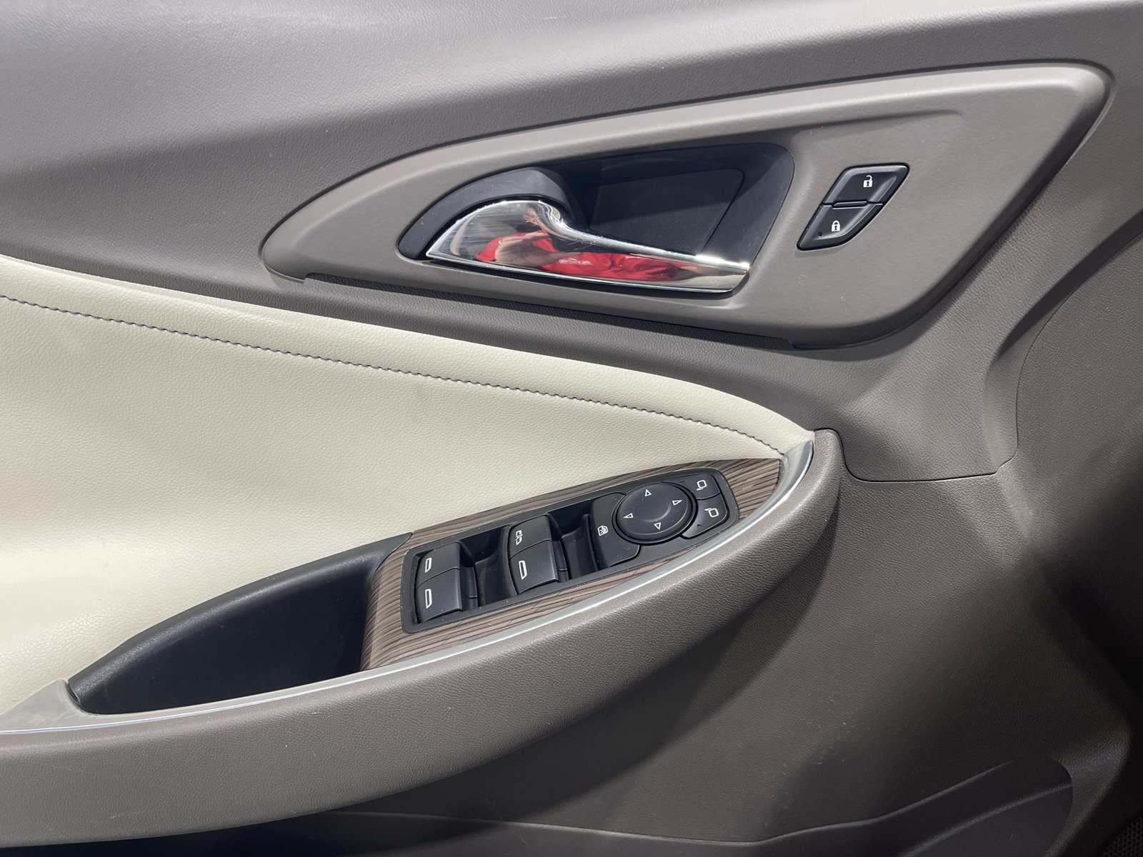 Used 2019 Chevrolet Malibu LT w/ Leather Package FWD image 31