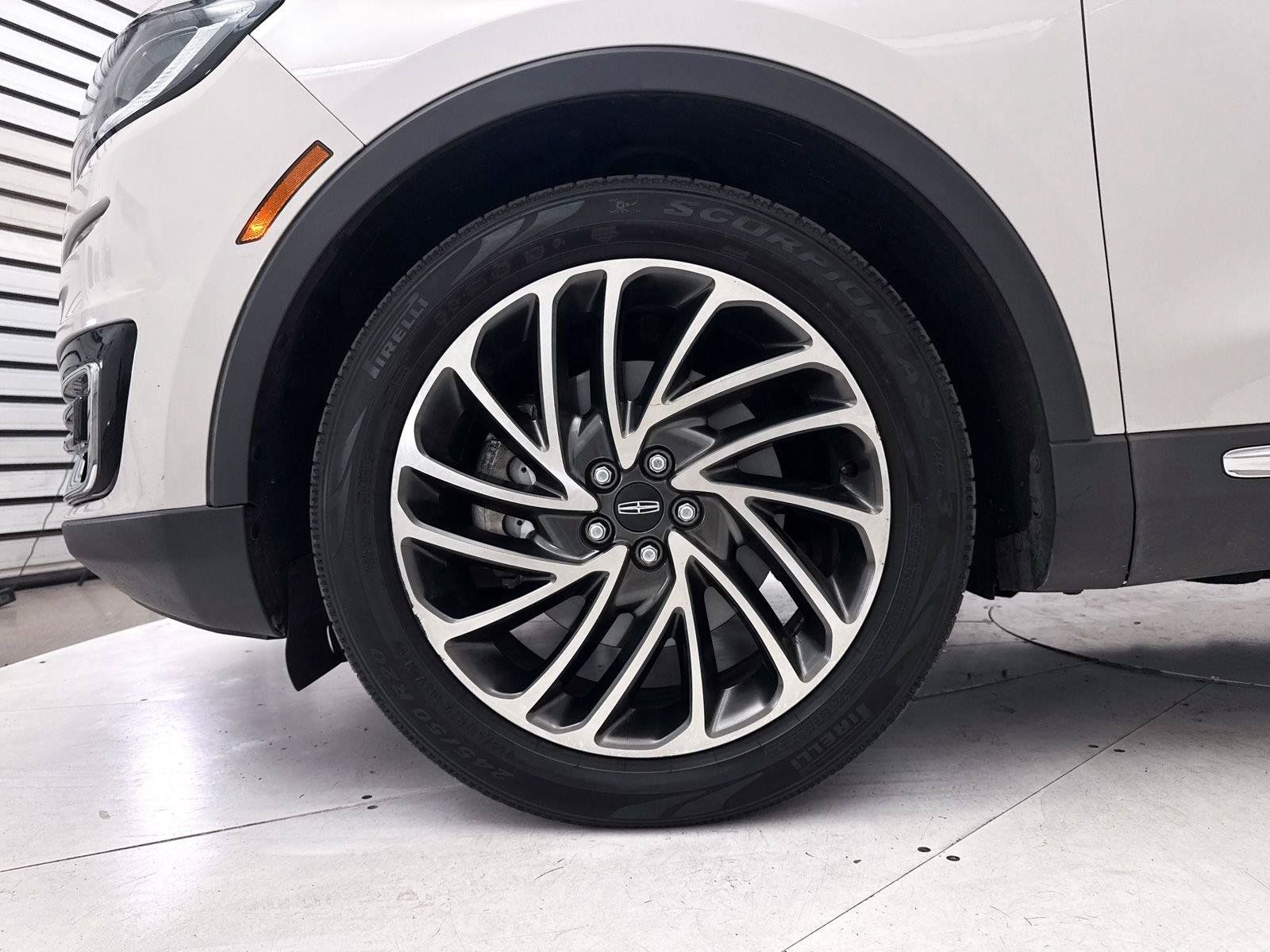Used 2019 Lincoln Nautilus Reserve FWD image 14
