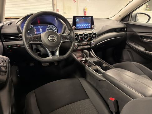 Used 2024 Nissan Sentra SV FWD image 28