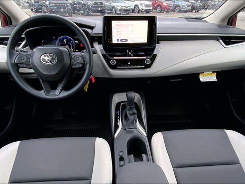 Used 2026 Toyota Corolla LE image 28