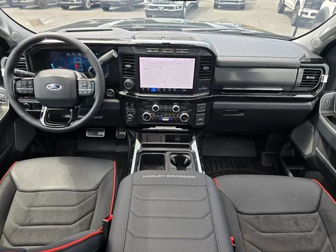 Used 2024 Ford F250 Lariat w/ Lariat Ultimate Package AWD/4WD image 3