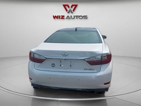 Used 2017 Lexus ES 350 w/ Luxury Package FWD image 4
