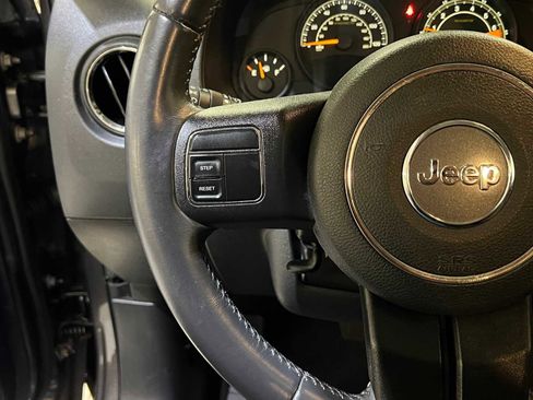 Used 2014 Jeep Patriot Latitude w/ Sun/Sound Group image 21