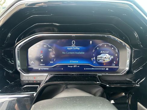 Used 2025 Chevrolet Silverado 1500 LT w/ Z71 Off-Road Package image 13