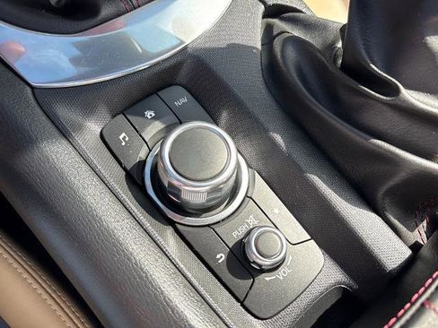 Used 2019 MAZDA MX-5 Miata RF Grand Touring image 15
