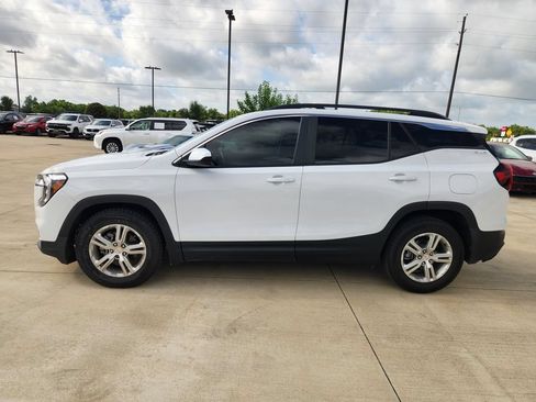 Used 2022 GMC Terrain SLE w/ Driver Convenience Package FWD image 6