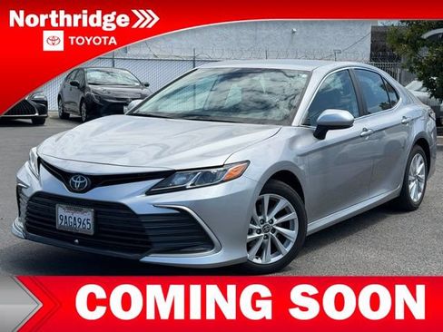 Used 2022 Toyota Camry LE FWD image 1