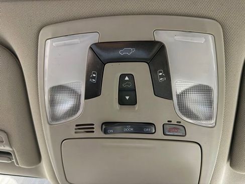 Used 2020 Toyota Sienna XLE FWD image 48