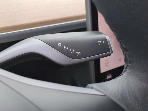 Used 2023 Tesla Model Y Long Range AWD/4WD image 25