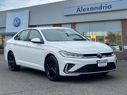 Certified 2025 Volkswagen Jetta SE w/ Black Wheel Package