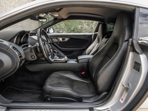 Used 2017 Jaguar F-TYPE Coupe RWD image 4