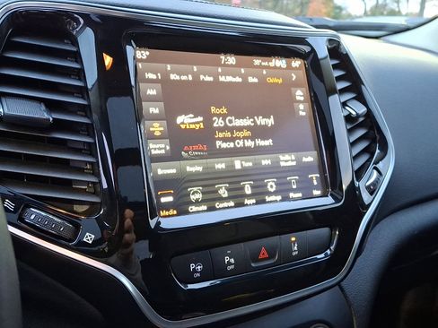 Used 2021 Jeep Cherokee Limited w/ Elite Package image 24