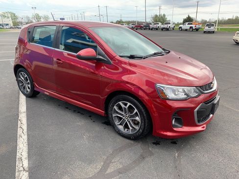 Used 2017 Chevrolet Sonic LT w/ Convenience Package FWD image 3