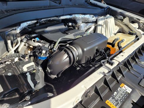 Used 2020 Ford Explorer XLT image 21