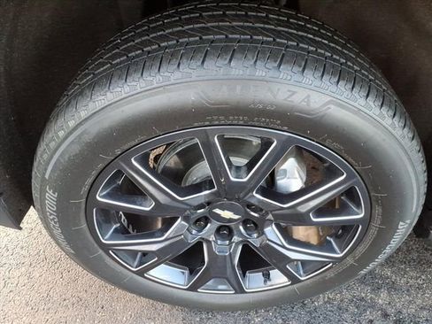 Used 2021 Chevrolet Tahoe LT w/ LT Signature Package image 12