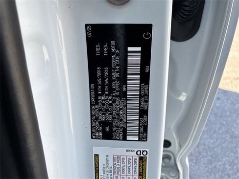 Used 2025 Toyota 4Runner Trailhunter image 39