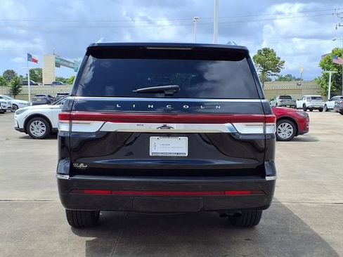 Certified 2022 Lincoln Navigator Reserve AWD/4WD image 19
