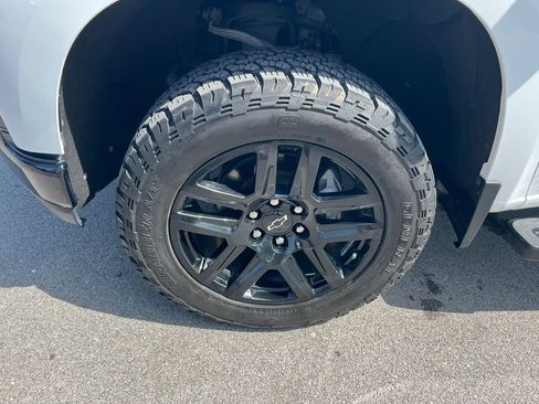 Used 2021 Chevrolet Silverado 1500 LT Trail Boss w/ Convenience Package II AWD/4WD image 12