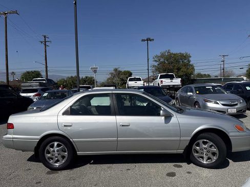 Used 2001 Toyota Camry LE image 4