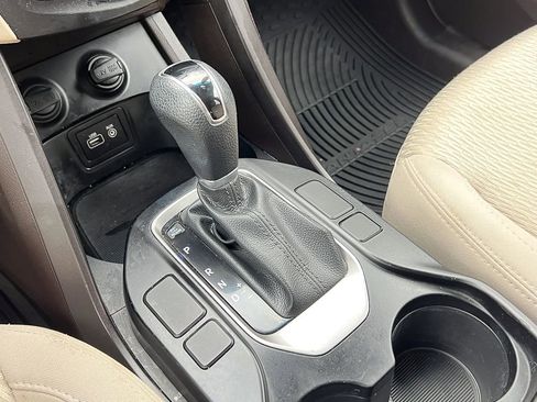 Used 2018 Hyundai Santa Fe Sport image 22