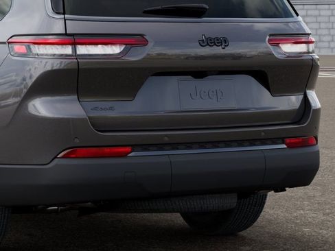 New 2026 Jeep Grand Cherokee L 4WD image 13