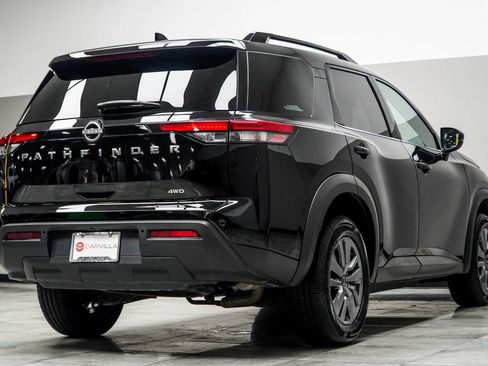 Used 2025 Nissan Pathfinder SV AWD/4WD image 12