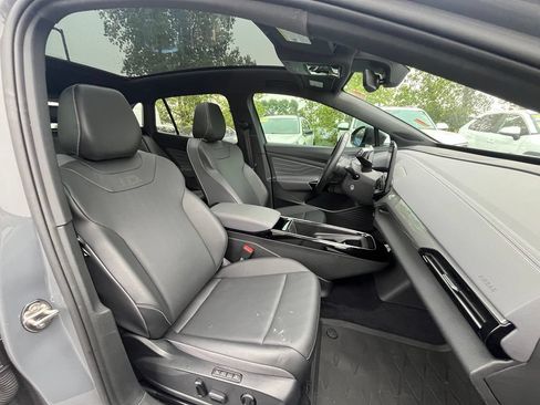 Certified 2023 Volkswagen ID.4 Pro S Plus AWD/4WD image 12