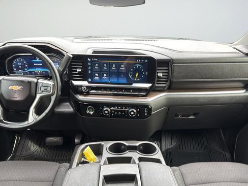 Used 2023 Chevrolet Silverado 1500 LT image 10