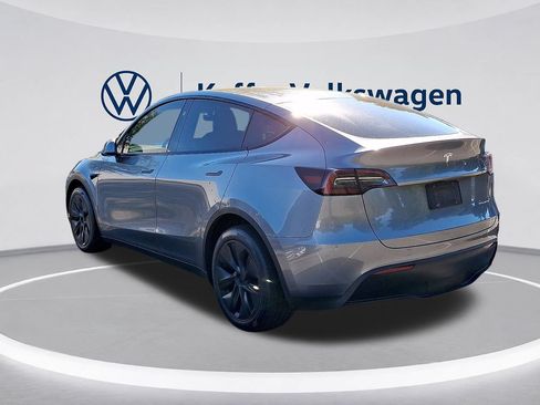 Used 2025 Tesla Model Y Long Range AWD/4WD image 4