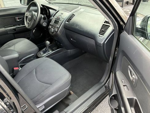 Used 2011 Kia Soul + w/ Audio Pkg image 15