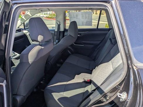 Used 2021 Toyota RAV4 XLE image 14