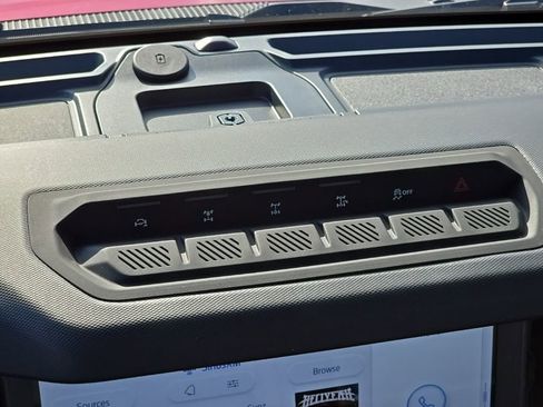 New 2025 Ford Bronco Badlands image 31