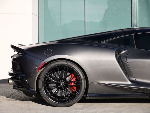 Used 2023 McLaren GT image 13