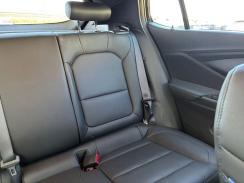 Used 2025 Buick Envista Sport Touring image 36