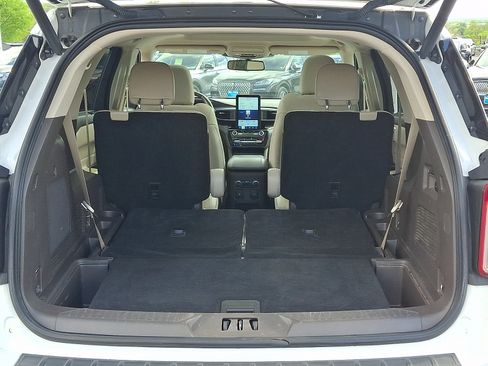 Used 2021 Ford Explorer Platinum w/ Equipment Group 601A AWD/4WD image 30