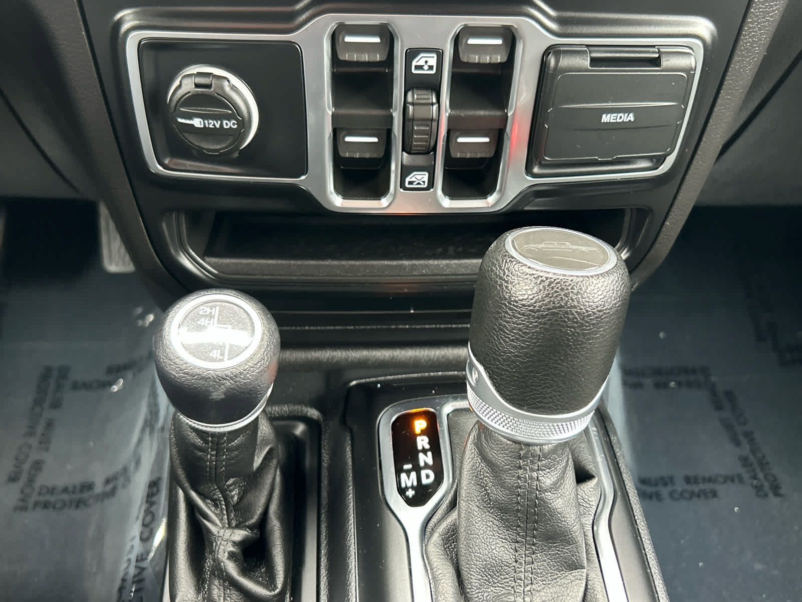 Used 2021 Jeep Gladiator Sport AWD/4WD image 17