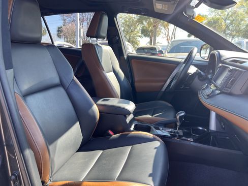 Used 2016 Toyota RAV4 SE w/ Advanced Technology Package image 32